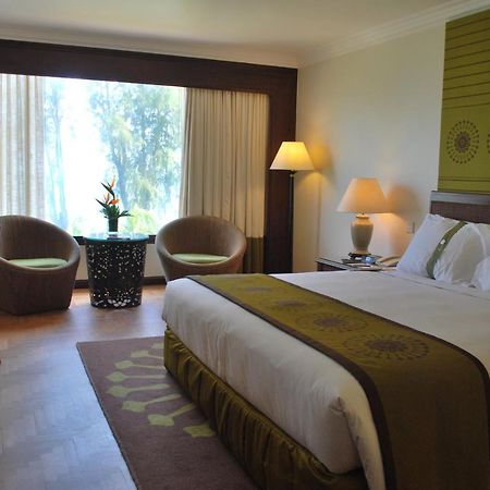 Holiday Inn Resort Penang Batu Feringgi Εξωτερικό φωτογραφία