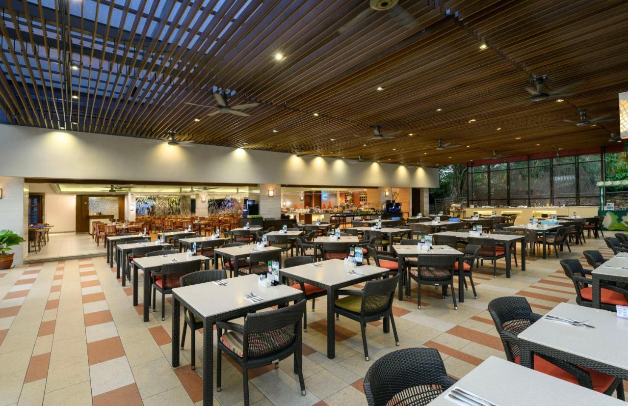 Holiday Inn Resort Penang Batu Feringgi Εξωτερικό φωτογραφία